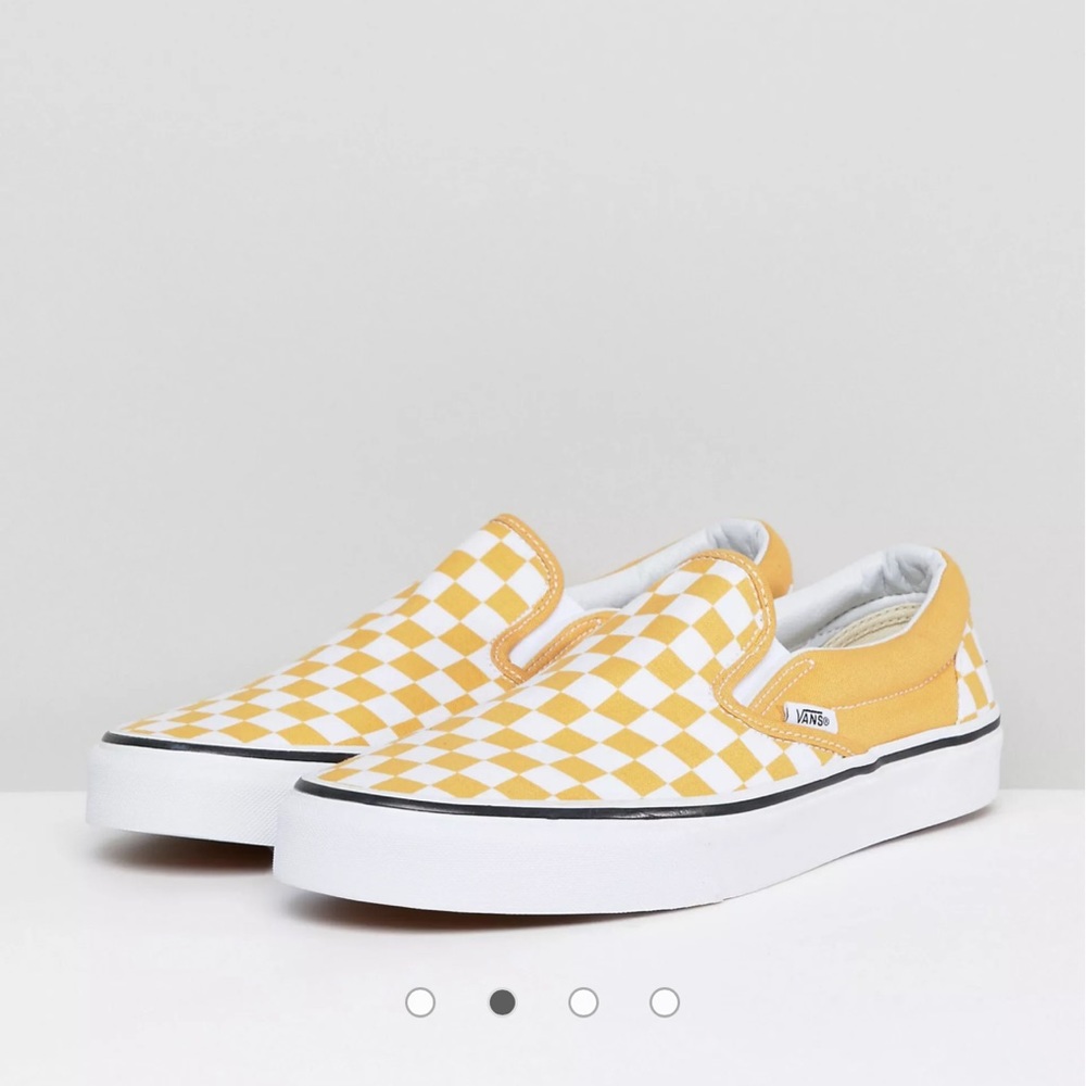 COPY - 🤙🏻 VANS CLASSIC SLIP ON SHOES IN CHECKERBOARD YELLOW 🤙🏻 NWT - Picture 5 of 7